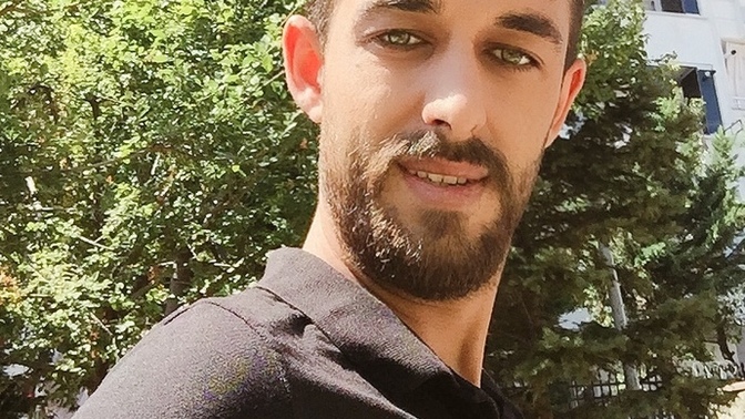 Yakışıklı erkeklerin sevgilisi olmadığı gerçek mi neden sevgilisi olmuyor sizce?