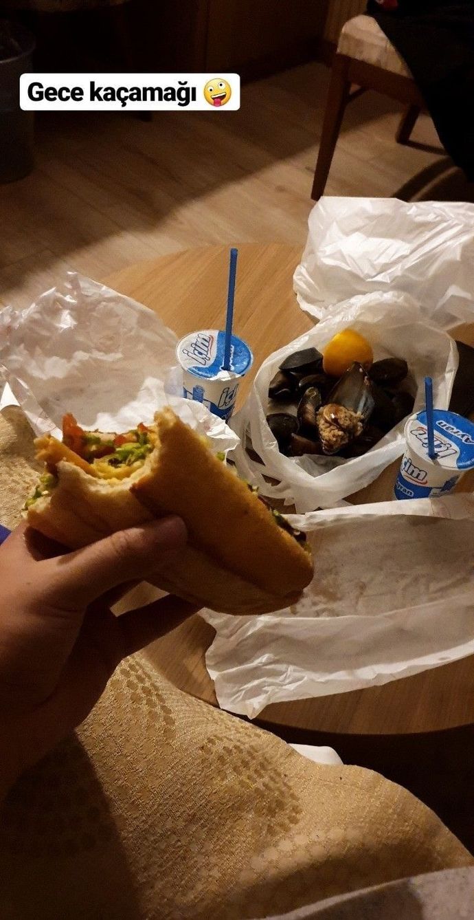 Gece gece size ne ısmarlarım söyleyim mi?