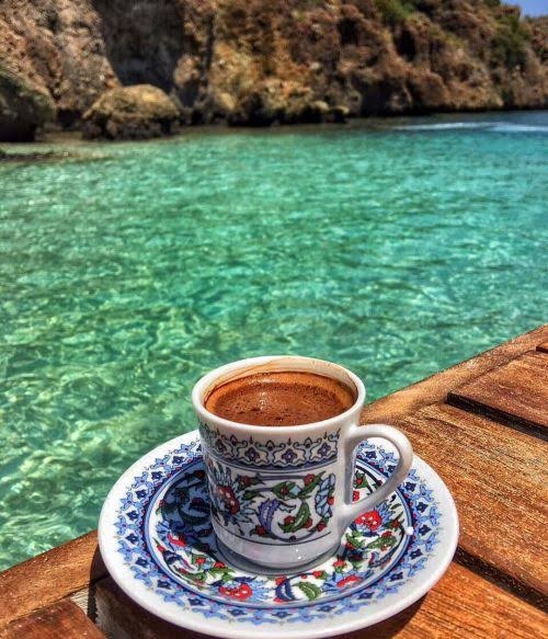 Günaydınnn..☀️🍬 Bayramın 3. gününde hangi içecekle başladınız ?