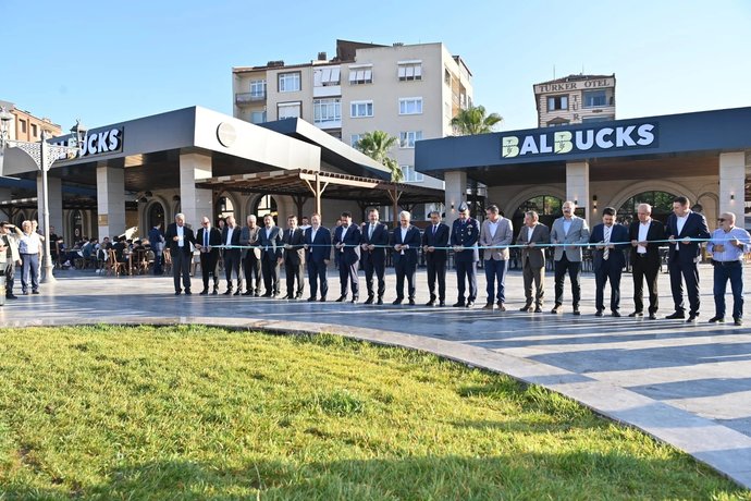 Balıkesir Büyükşehir Belediyesi Balbucks adında kahveci açmış. Starbucksa rakip olur mu?