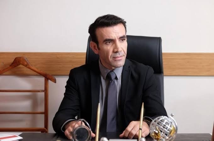 Bir erkek yakışıklı değilse kariyeri ile dikkat çeker mi?