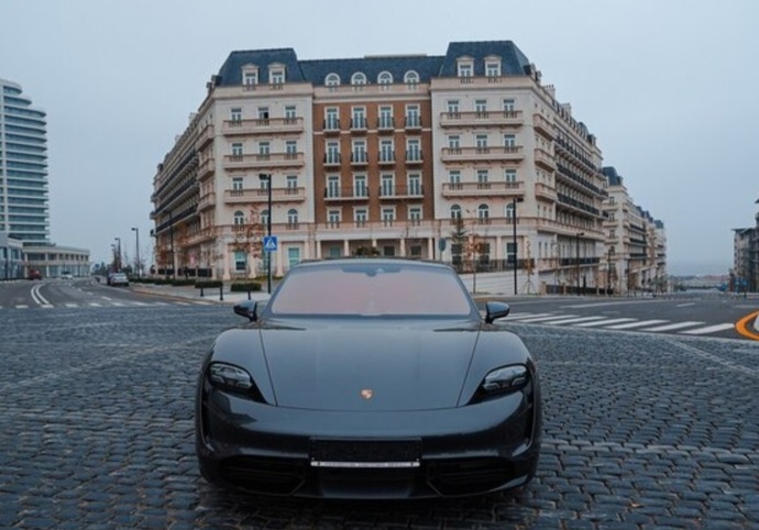 Kızlar porsche kullanan erkek ilginizi çekermi?