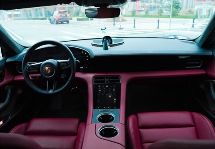 Kızlar porsche kullanan erkek ilginizi çekermi?