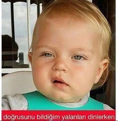 Doğrusunu bildiğiniz yalanları dinlerken nasıl tepki veriyorsunuz?