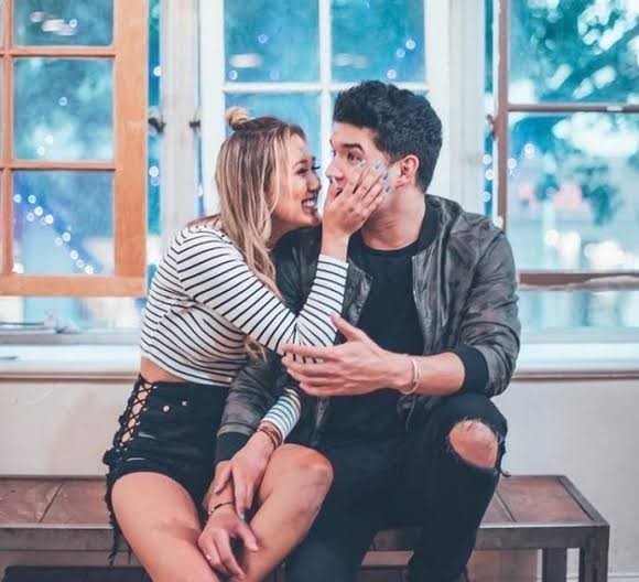 İlgi delisi biriyle sevgili olur musunuz?