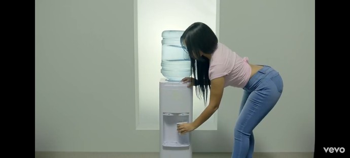 Bir kadını güzel ve seksi yapan güzelliği mi, fiziği mi?