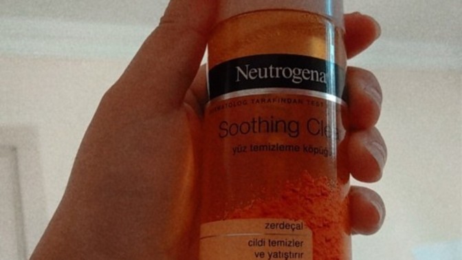 Neutrogena yüz temizleme köpüğü kullanan var mı, memnun kaldınız mı?