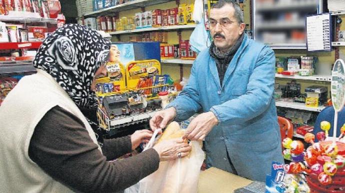 Esnaflara girerken selam veriyor musunuz?