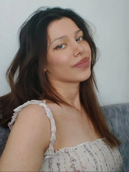 Lens alacağım sizce mavi mi yeşil mi alayım?