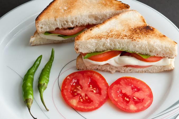 Geceleri ekmek arası yapip yediginiz olur mu?
