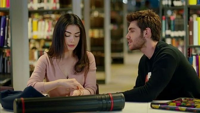 Sevgilim başka kızlarla konuşmuş, bu aldatmaya girer mi?