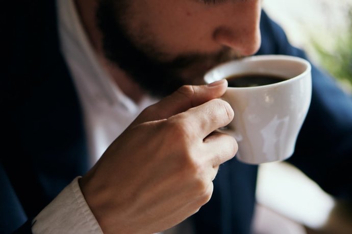 Kız istemeye gittiğinizde kahvenizin tadı garip olsaydı içer miydiniz?