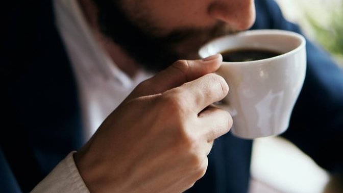Kız istemeye gittiğinizde kahvenizin tadı garip olsaydı içer miydiniz?