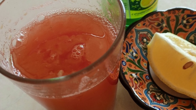 Kendime Karpuzlu limonata yaptım 😻ve güzel bir isim lazım içeceğime güzel bir isim lütfen?