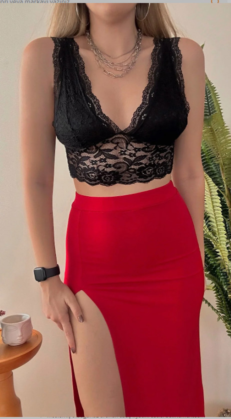 Bu tarz kombin ile dışarı çıkacağım, çok mu açık olur?