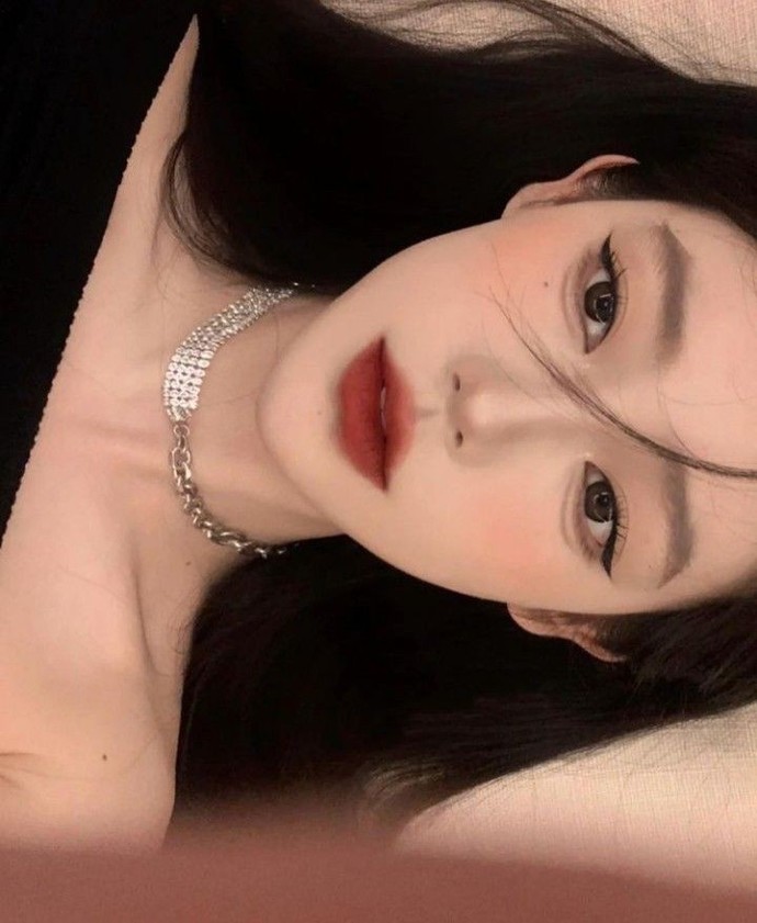 Hangi makyaj guzel durur? kizin guzel olmasi degil makyajina odaklanin😀?