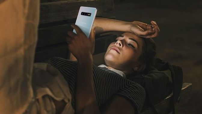 Uzak mesafe ilişkisinde nude isteyen erkek sevmiyor mudur?