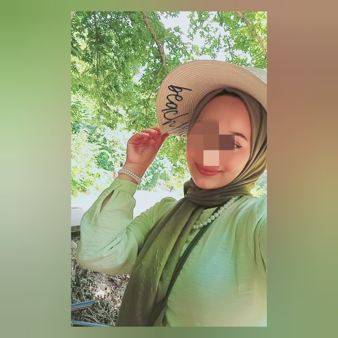 Kolyem nasıl, sizce inci kolye bu elbiseye uygun mu?