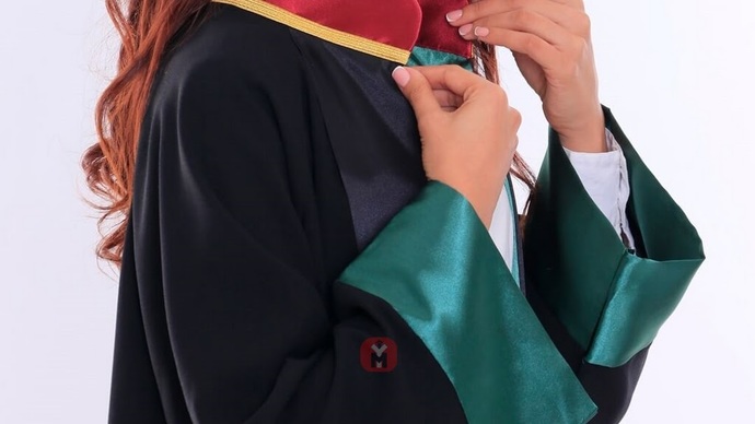 Üniversitede 5 yıl hukuk okuyup diploma alıp kabin memuru olmak sizce aptallık mıdır?