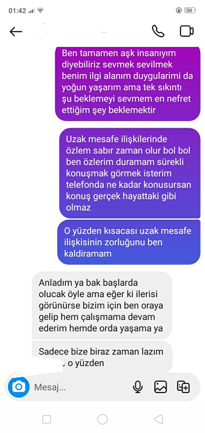 Sizce benimle vakit mi geçiriyor yoksa ciddi mi?