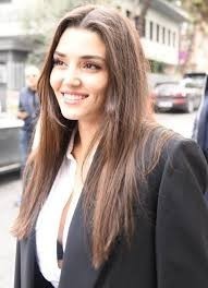 Hande Erçel mi Angelina Jolie mi daha güzel?
