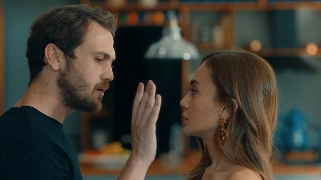 Büyük aşklar kavgayla başlar sözü sizce doğru mu yoksa safsatadan ibaret mi?