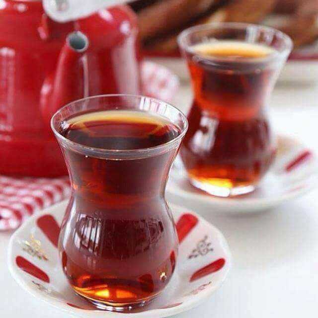 Çayını veya kahveni sabahları kim hazırlıyor? Sen mi, başkası mı?