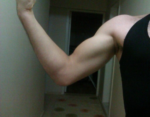 Hangimizin bicepsi daha büyük, erkek arkadaşımın mı yoksa benim mi?