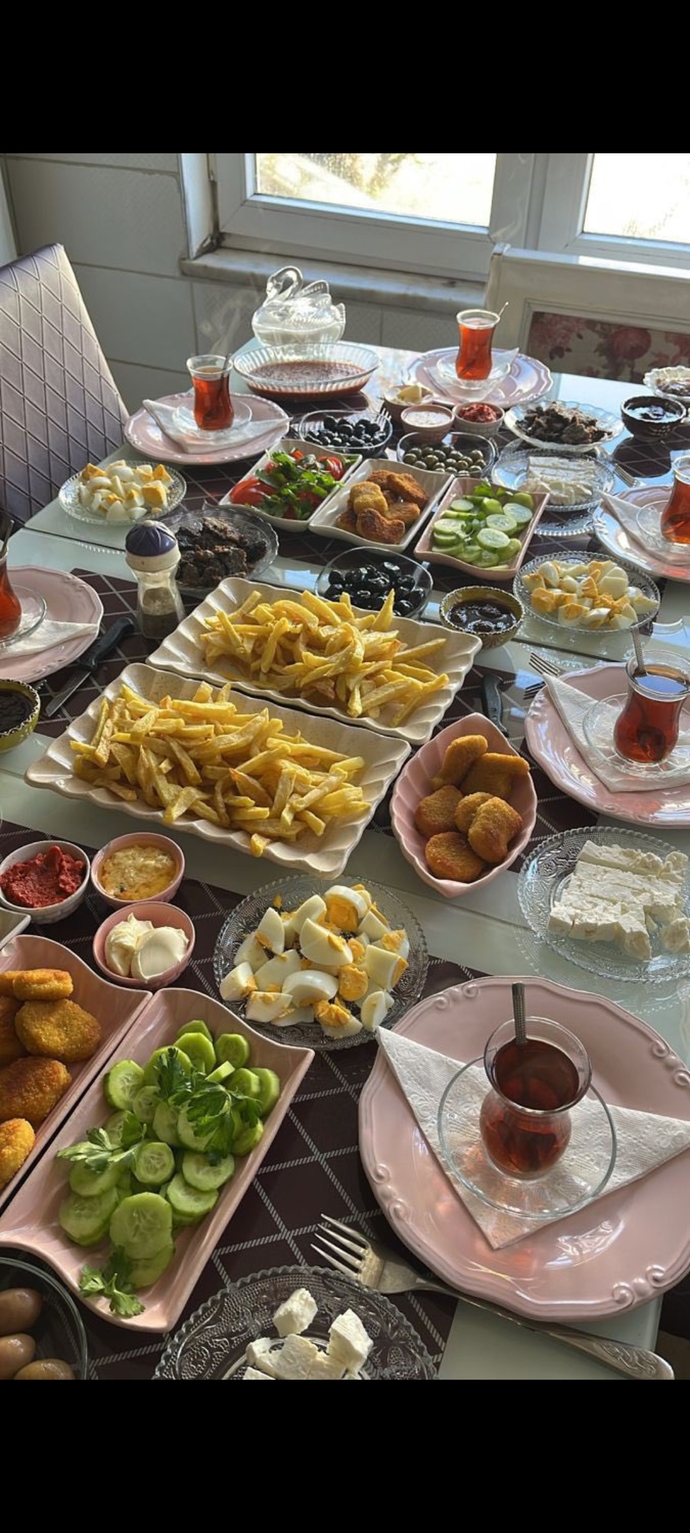 Kimle böyle bir kahvaltı yapmak isterdiniz?