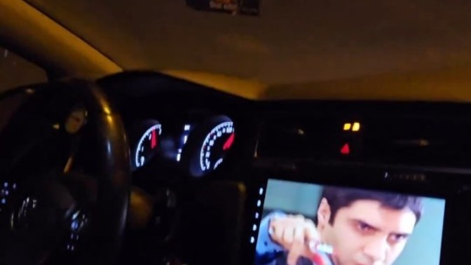 Sizce ben arabada, iş yerinde, tuvalette bile Kurtlar Vadisi izleyen bu adamla ne yapayım?