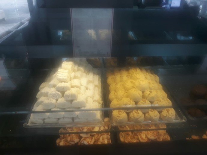 Pastanede çalışmaya başladım, bu iki kurabiyeyi ben yaptım, nasıl olmuş?