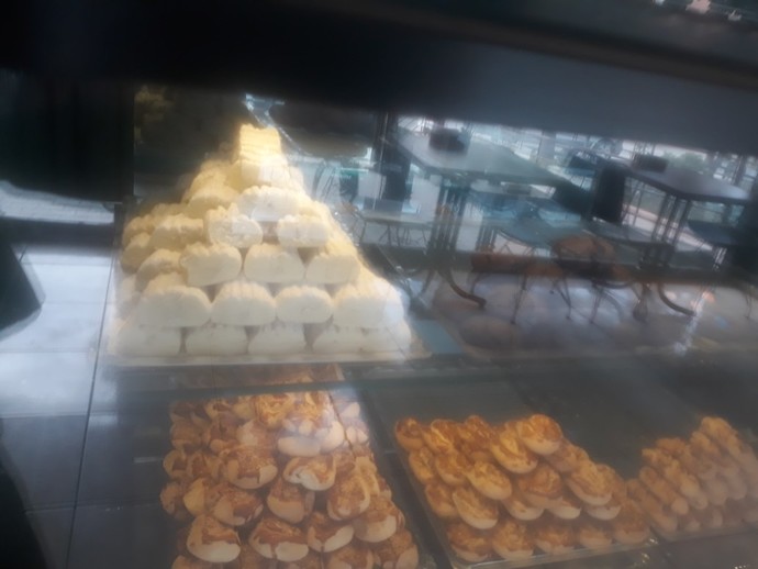 Pastanede çalışmaya başladım, bu iki kurabiyeyi ben yaptım, nasıl olmuş?