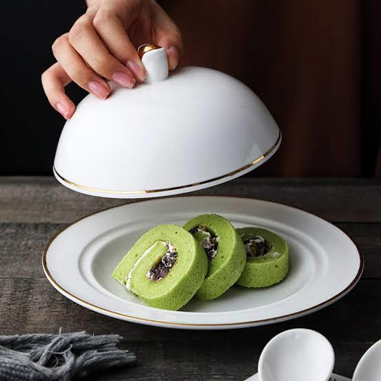 Üzeri kapalı bir tabak geldi, içinde hangi yemek olsa çok mutlu olursunuz?