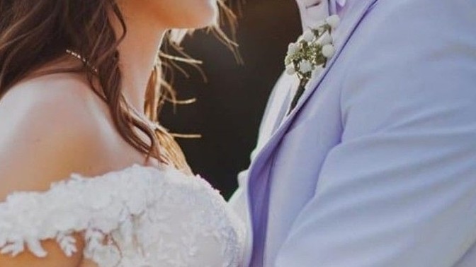 Her yıl düğün fotoğrafları paylaşan kişilerin amacı nedir?