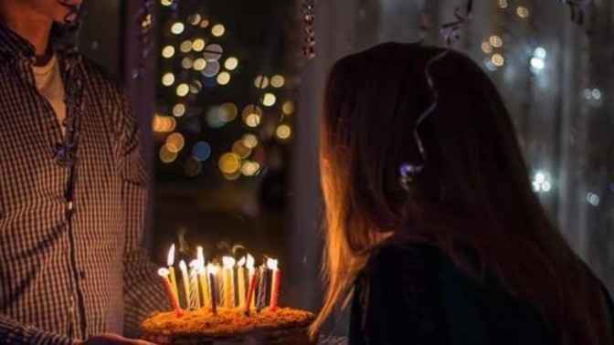 Nezaketen de olsa eski sevgilinin doğum günü kutlanmalı mı?