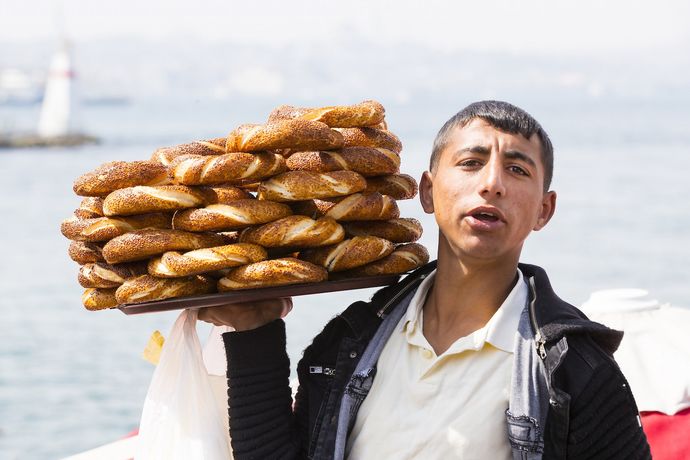 İstanbulda simit 10 lira, ekmek 8 lira oldu! Sizce neden böyle oldu?