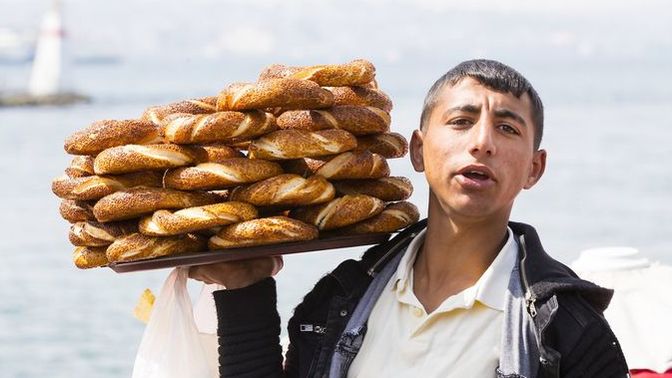 İstanbul'da simit 10 lira, ekmek 8 lira oldu! Sizce neden böyle oldu?