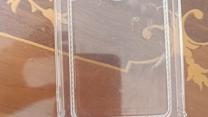 Telefon kabımın arkasına ne koyabilirim?