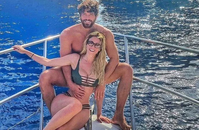 Sevgiliniz ile tatile çıkmanıza aileniz müsaade eder mi?