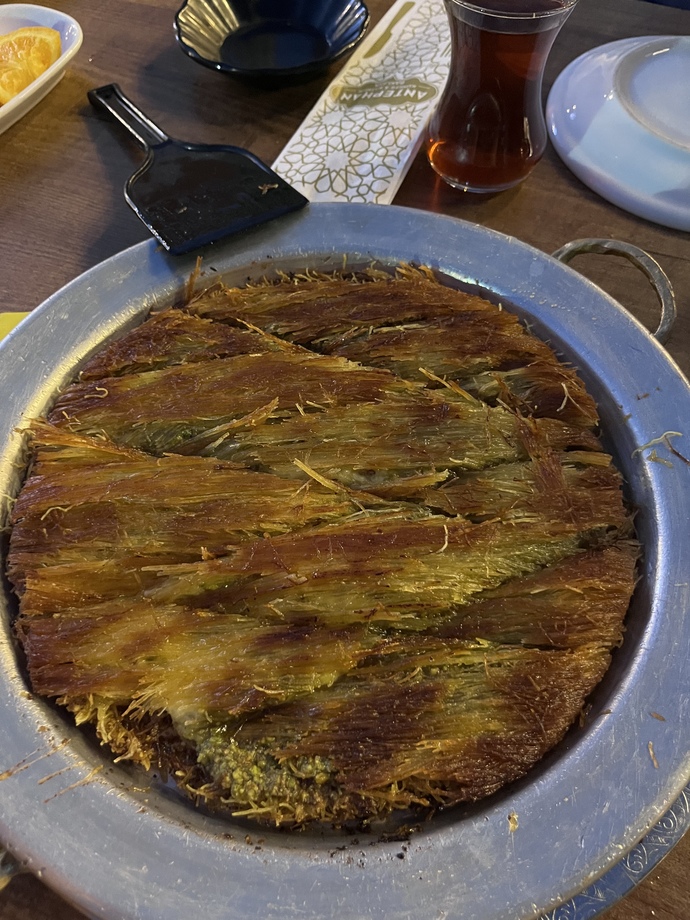 Tek başıma yer miyim bu kadar künefeyi?
