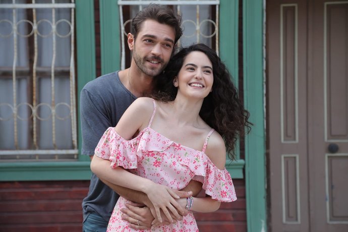 Kadınlar sevgilisi ile her buluşmasında makyaj yapmalı mı?
