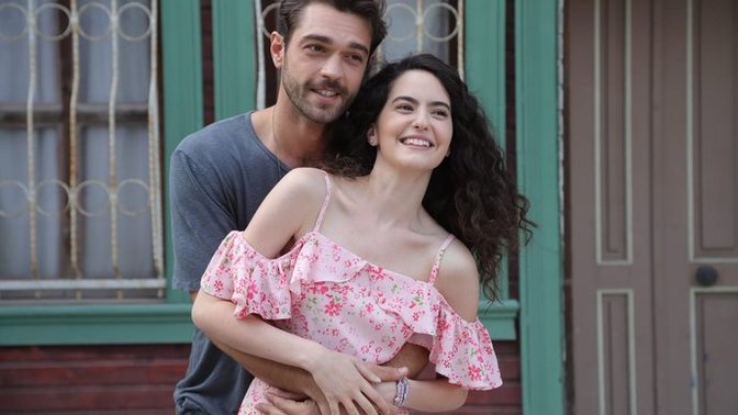Kadınlar sevgilisi ile her buluşmasında makyaj yapmalı mı?