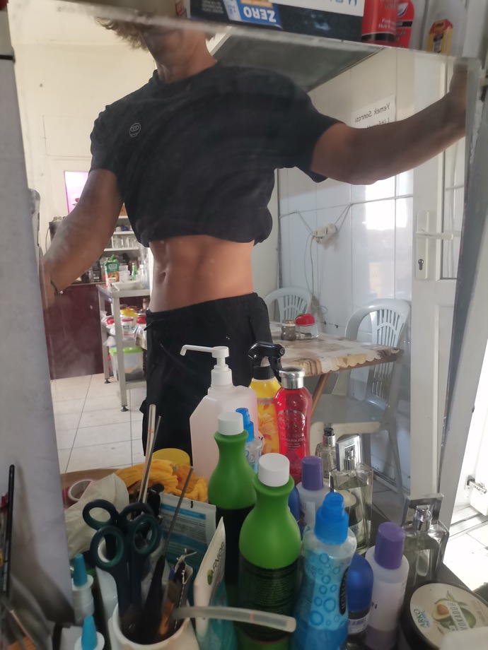 Erkeğe crop giyim yakışıyor mu?