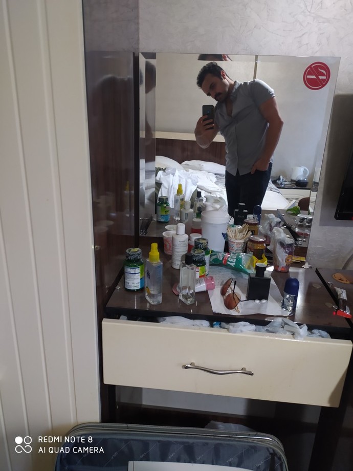 Hangi renk gömlek daha iyi olmuş sizce?