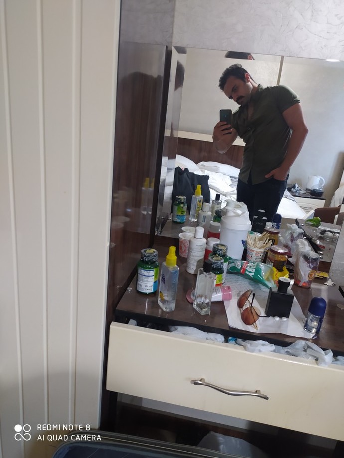 Hangi renk gömlek daha iyi olmuş sizce?