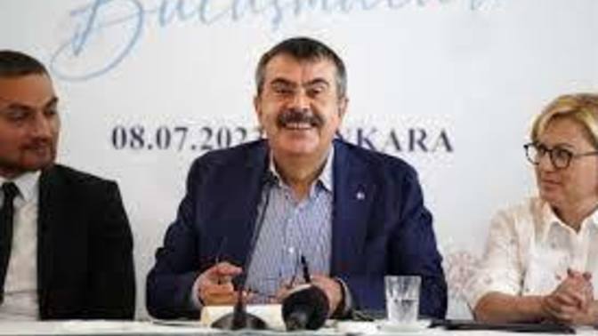Milli Eğitim Bakanı Yusuf Tekin: Gerekirse kız okulları açabilmeliyiz. Neler düşünüyorsunuz?
