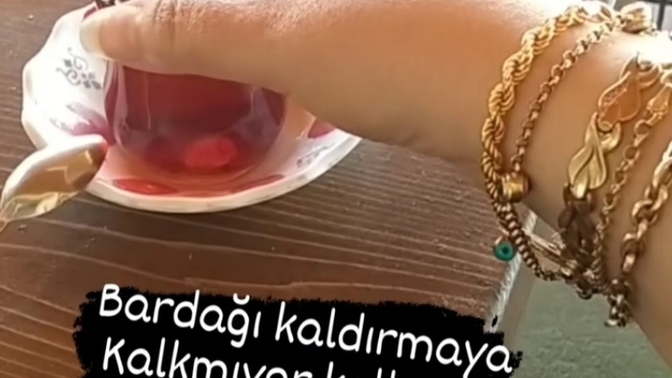 Bardağı kaldırmaya kalkmıyor kollarım neden acaba?