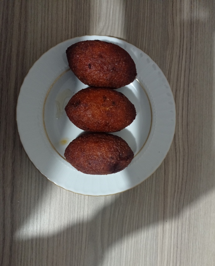 İlk defa içli köfte yaptım -daha doğrusu yaktım heral😂-onu deneyeceğim 😂😂