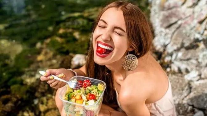 Günlük kaç öğün yemek yersin?