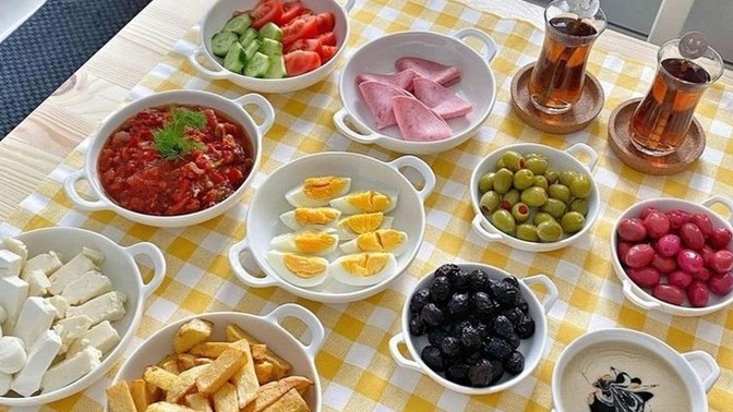 Kahvaltı en geç hangi saatte yapılır?